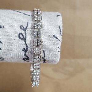 Bracelet with crystals